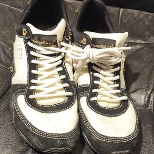 kangaROOS Me's Black and Cream Sneakers
